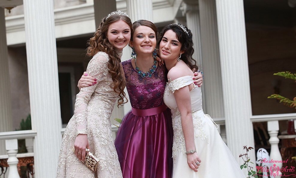 Prom on the summer terrace of the Villa ArtE